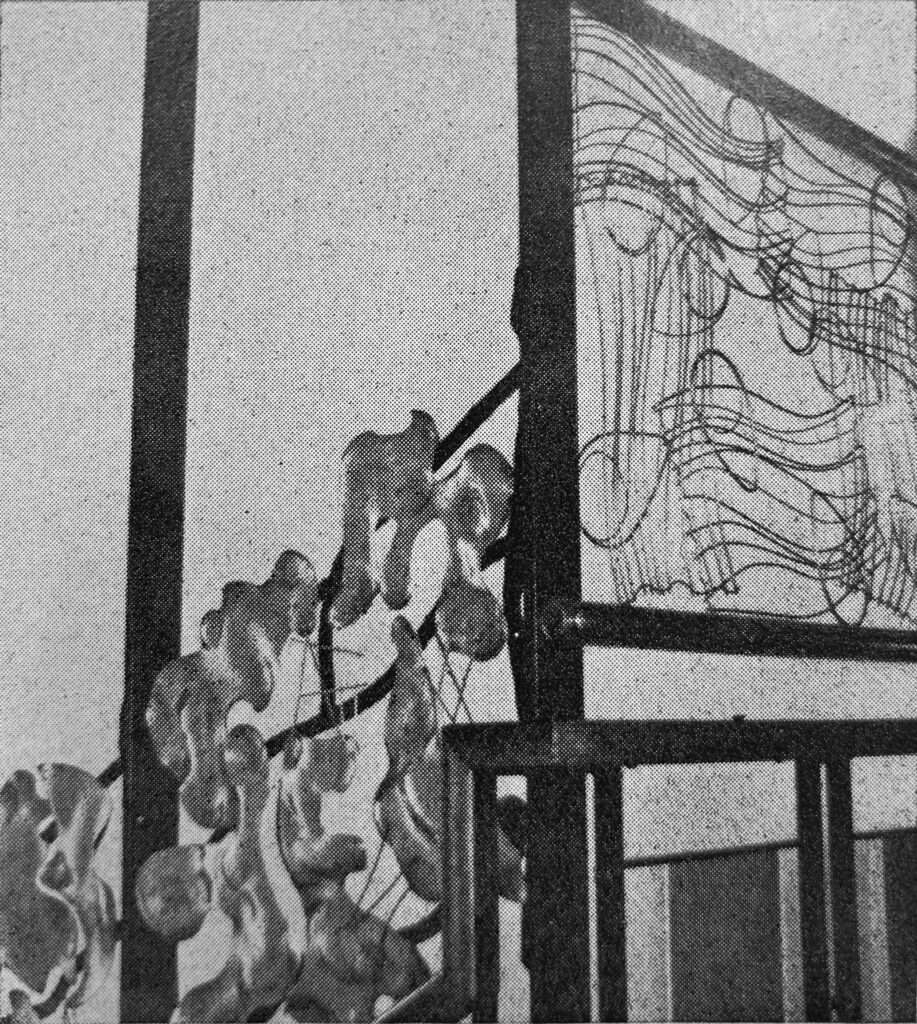 Fermento di lavori all'Ospedale Psichiatrico (1972) - Manicomio di Volterra Fermento di lavori all'Ospedale Psichiatrico (1972) - particolare della balaustra dello Zacchia