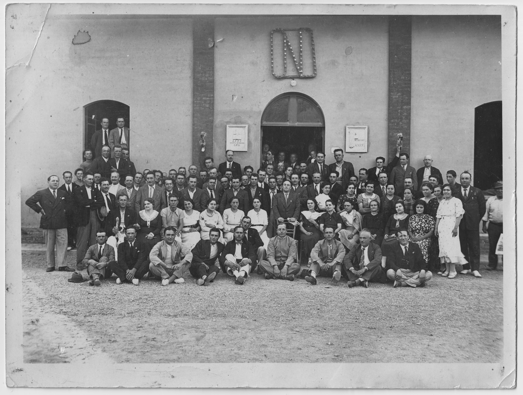 Dopolavoro degli infermieri - Manicomio di Volterra Fotografia di gruppo del dopolavoro degli infermieri psichiatrico di volterra ©MoniaPoli