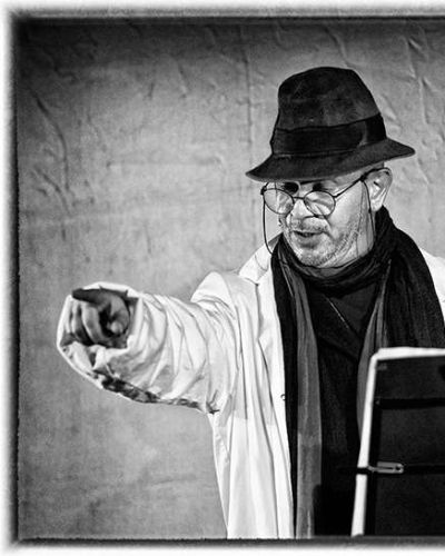 Remo Lenci nelle vesti del dottor Packjanowskij