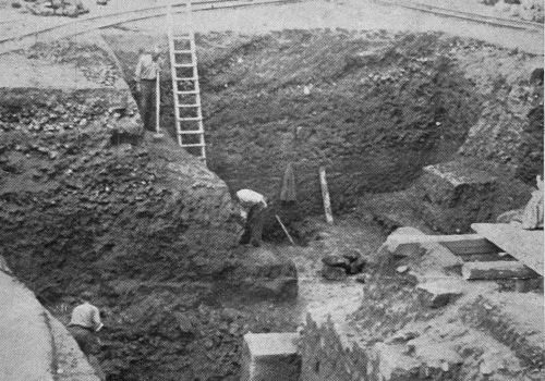 La partecipazione dei ricoverati dell'ospedale psichiatrico agli scavi del teatro romano (1950-1953)
