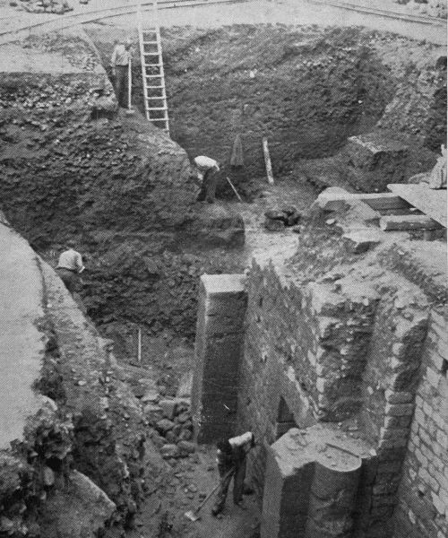 La partecipazione dei ricoverati dell'ospedale psichiatrico agli scavi del teatro romano (1950-1953)